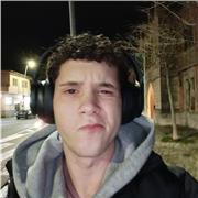 Me defino como una persona apasionada por el deporte y el bienestar físico, con vocación para motivar y guiar a los demás.